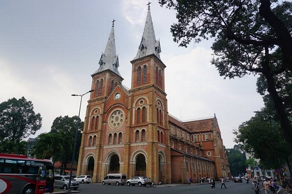 Ho Chi Minh - Katedra Notre Dame
